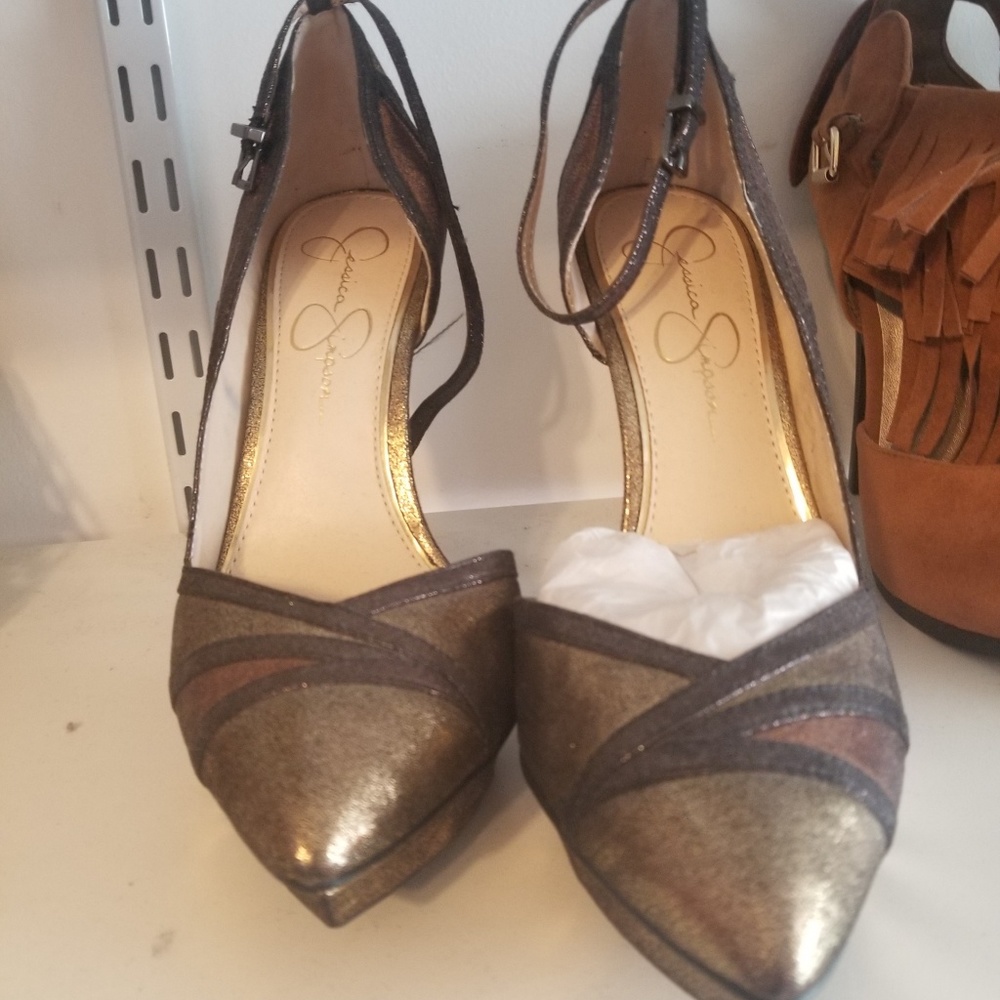 Jessica Simpson metallic pointed toe 4" heels